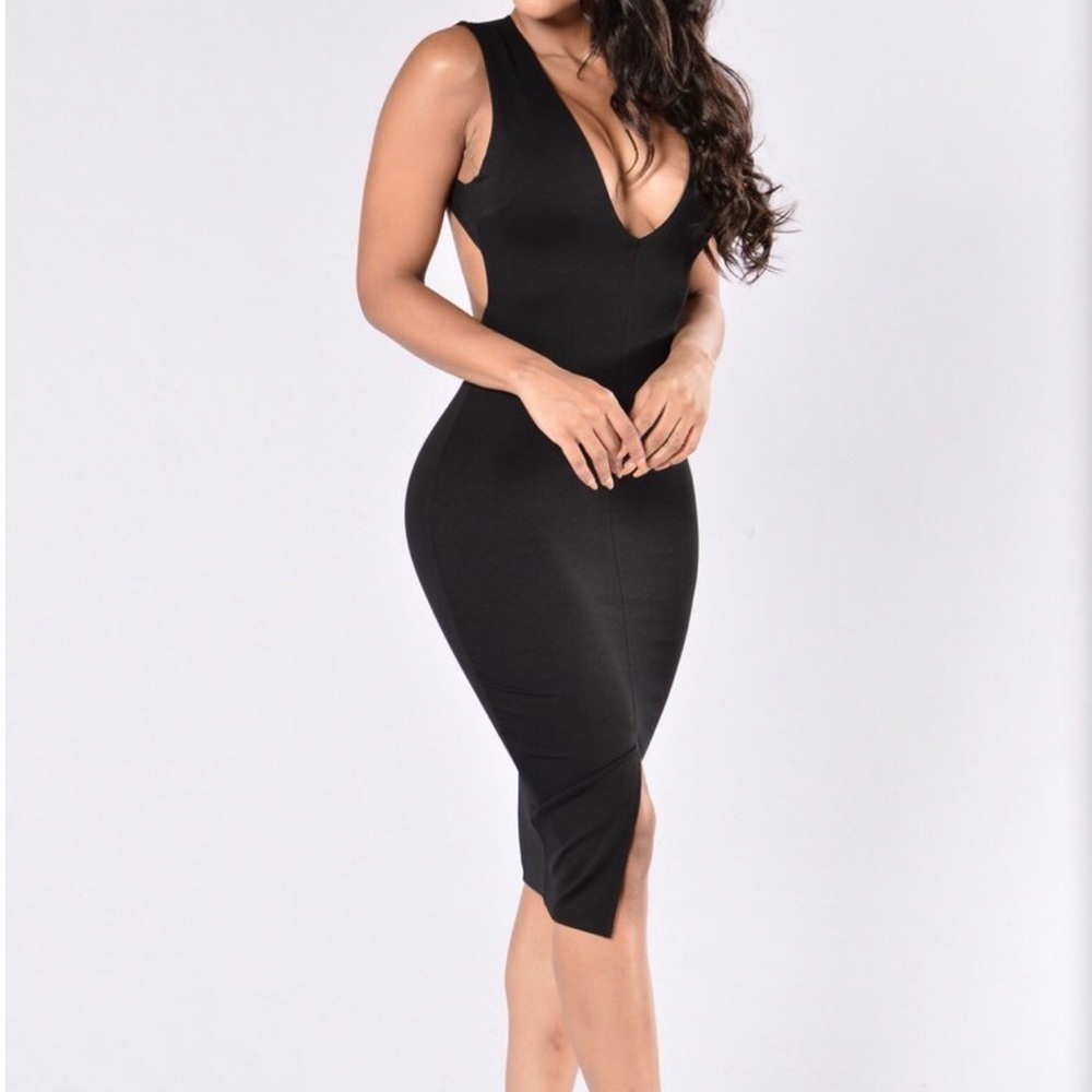 - FASHION NOVA Backless black dress